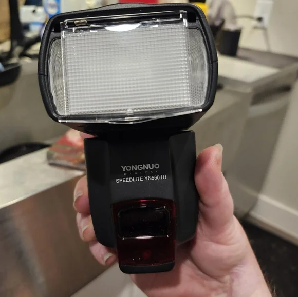 yongnuo  YN560Ⅲ Amazon.com : YONGNUO YN560-III-USA Speedlite Flash with